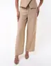 Pantalón Llano Arena Mujer Un tono neutro para looks versátiles