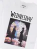 Camiseta Wednesday Blanco Niña Un estilo original inspirado en Wednesday